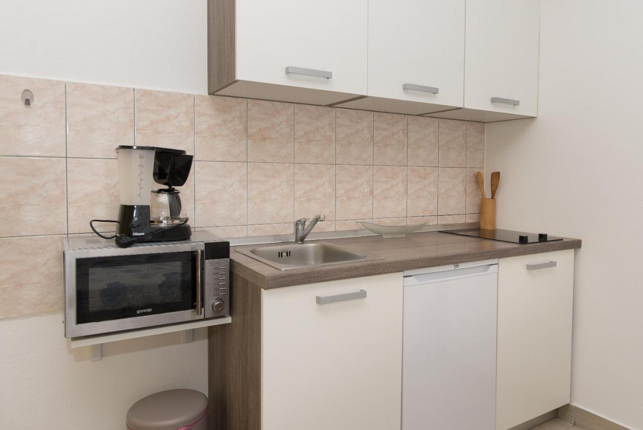 Apartments Lovric Vodice Exterior foto