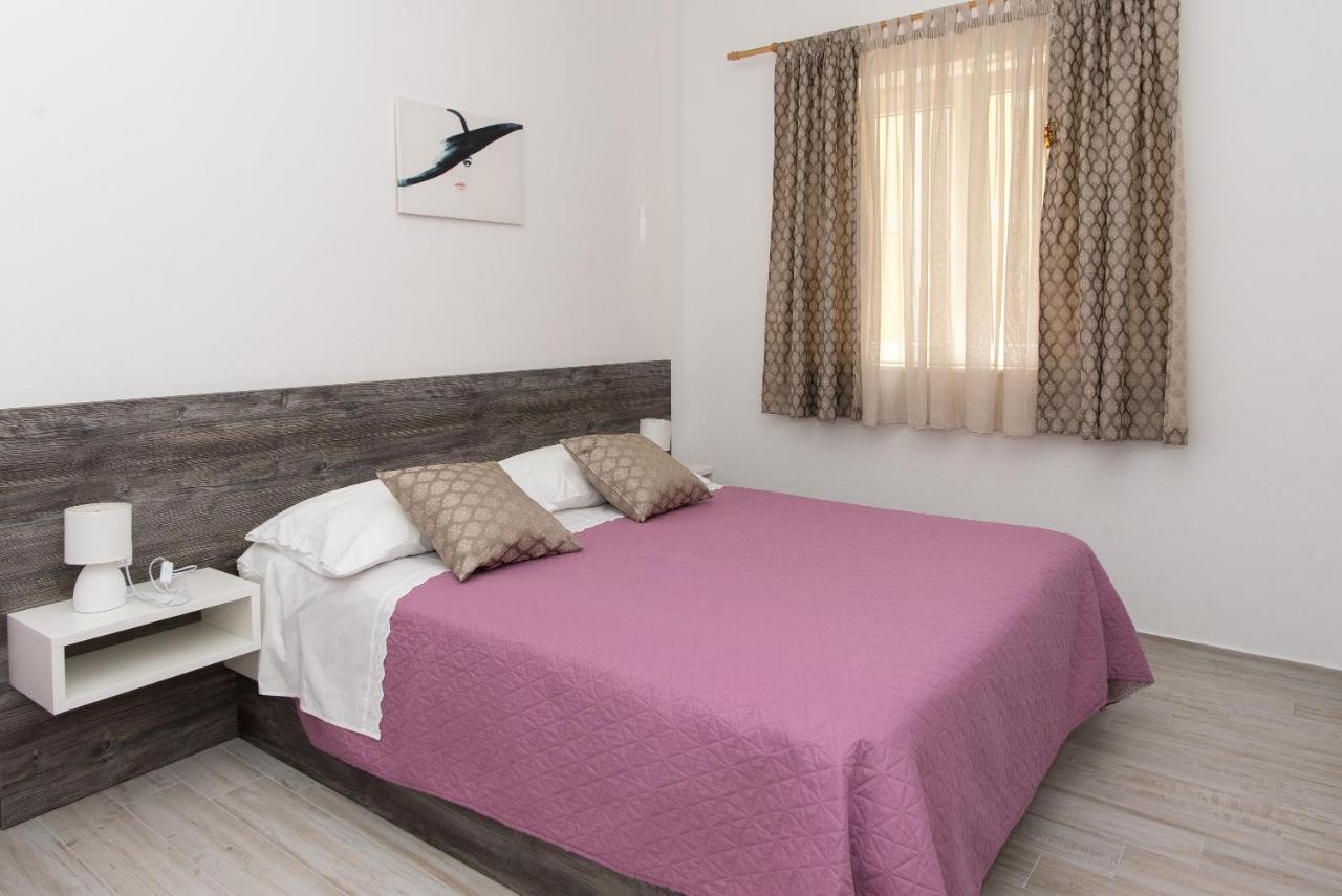 Apartments Lovric Vodice Exterior foto