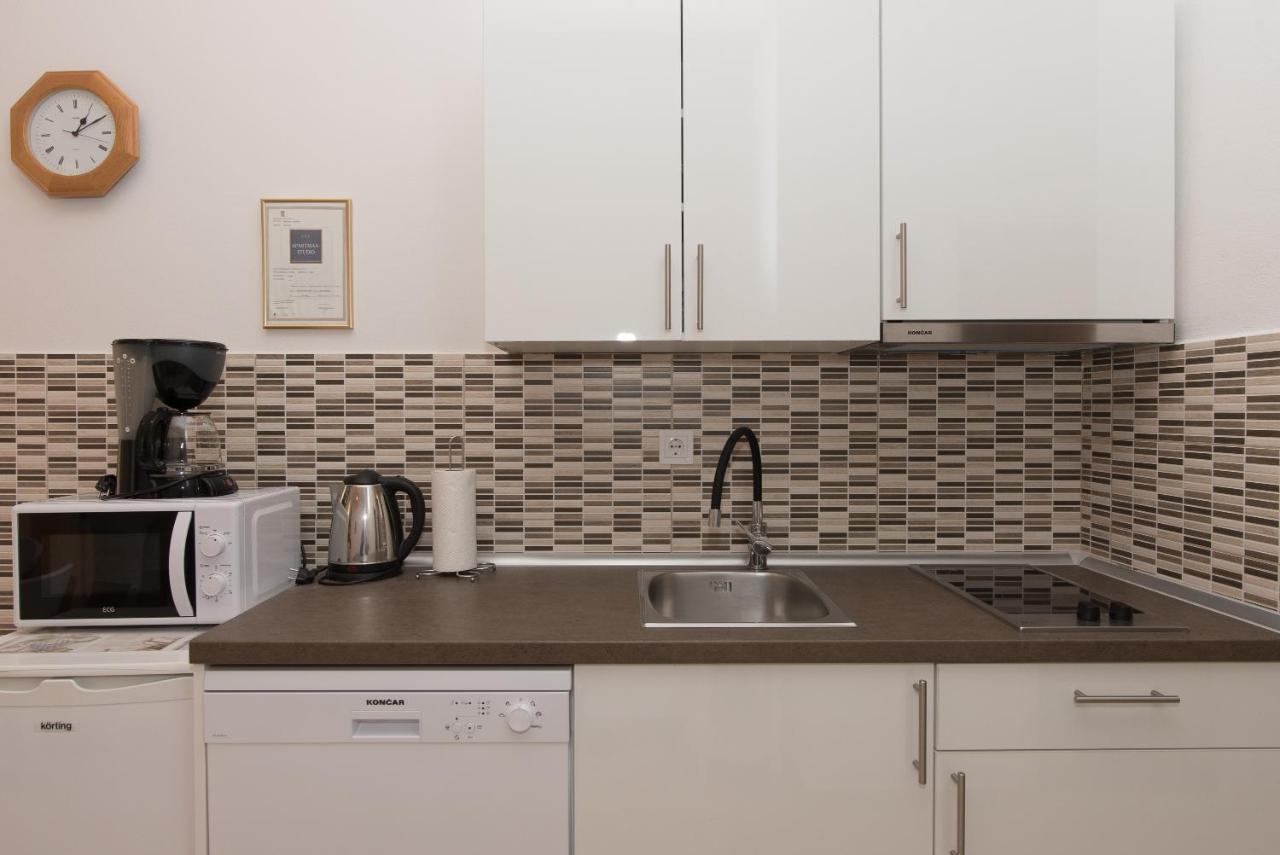 Apartments Lovric Vodice Exterior foto