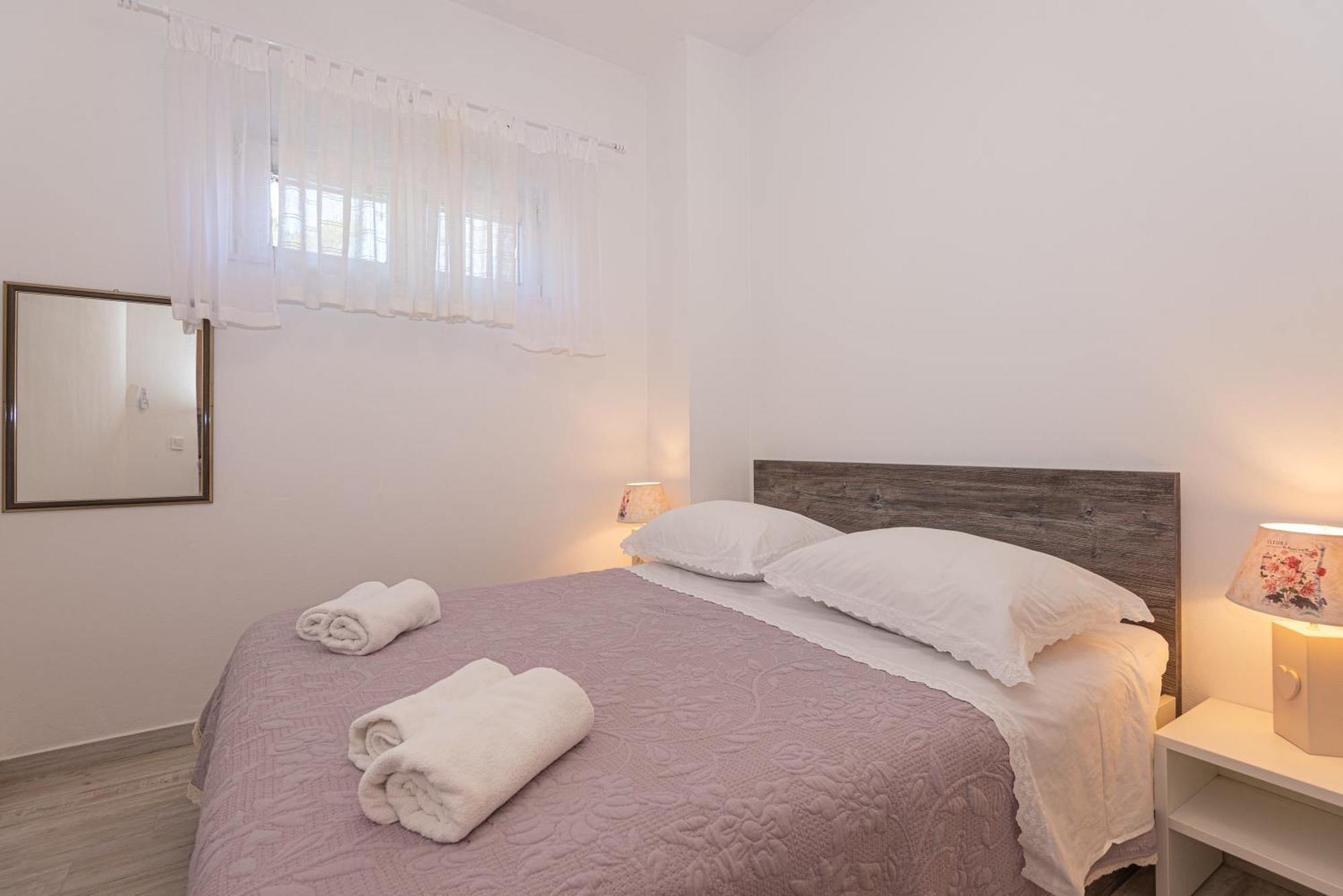 Apartments Lovric Vodice Exterior foto