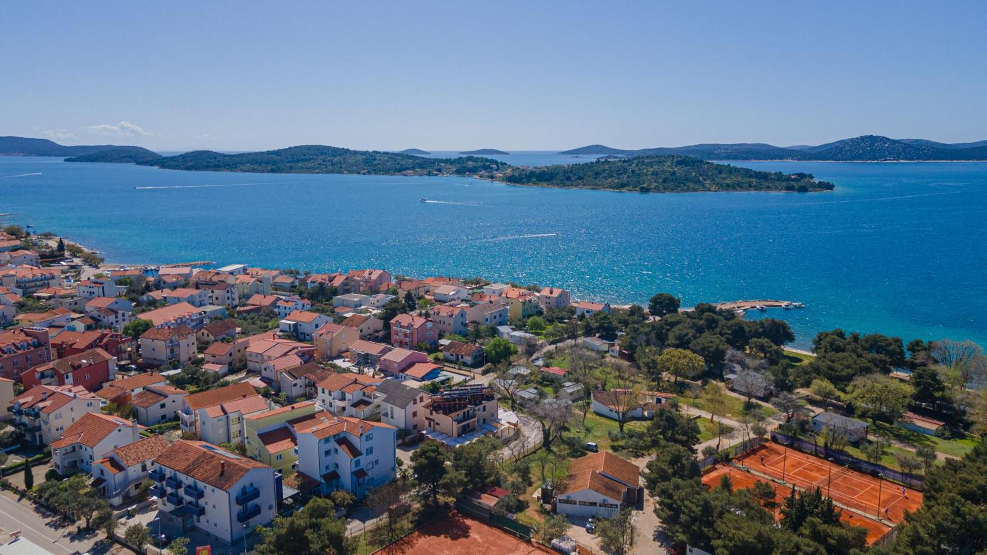 Apartments Lovric Vodice Exterior foto