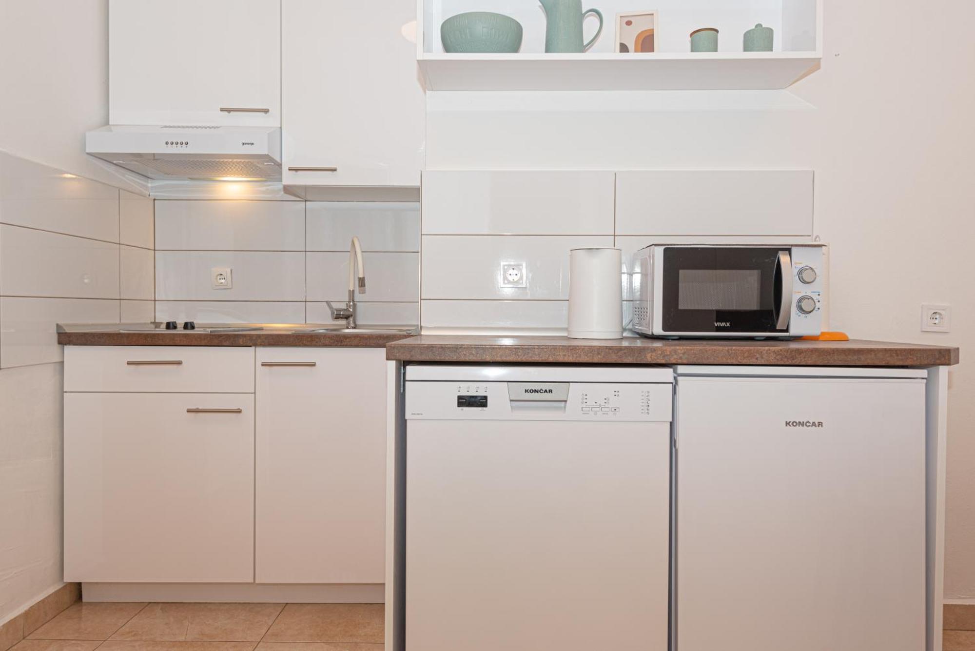 Apartments Lovric Vodice Exterior foto