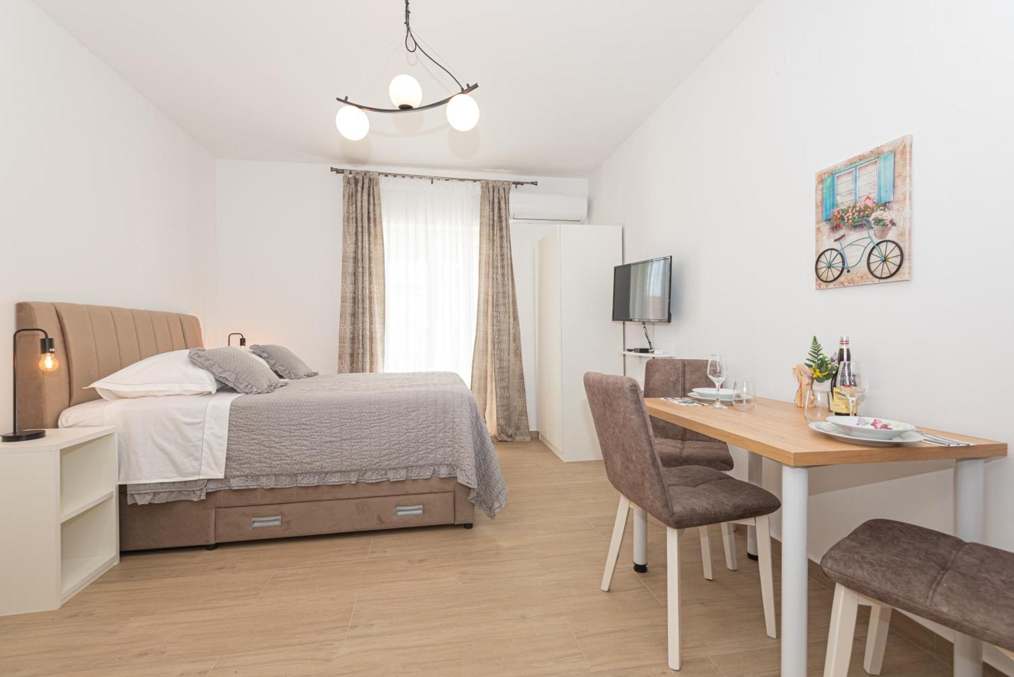 Apartments Lovric Vodice Exterior foto