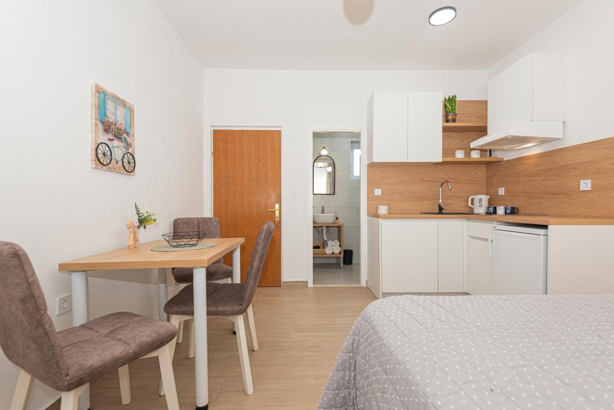 Apartments Lovric Vodice Exterior foto
