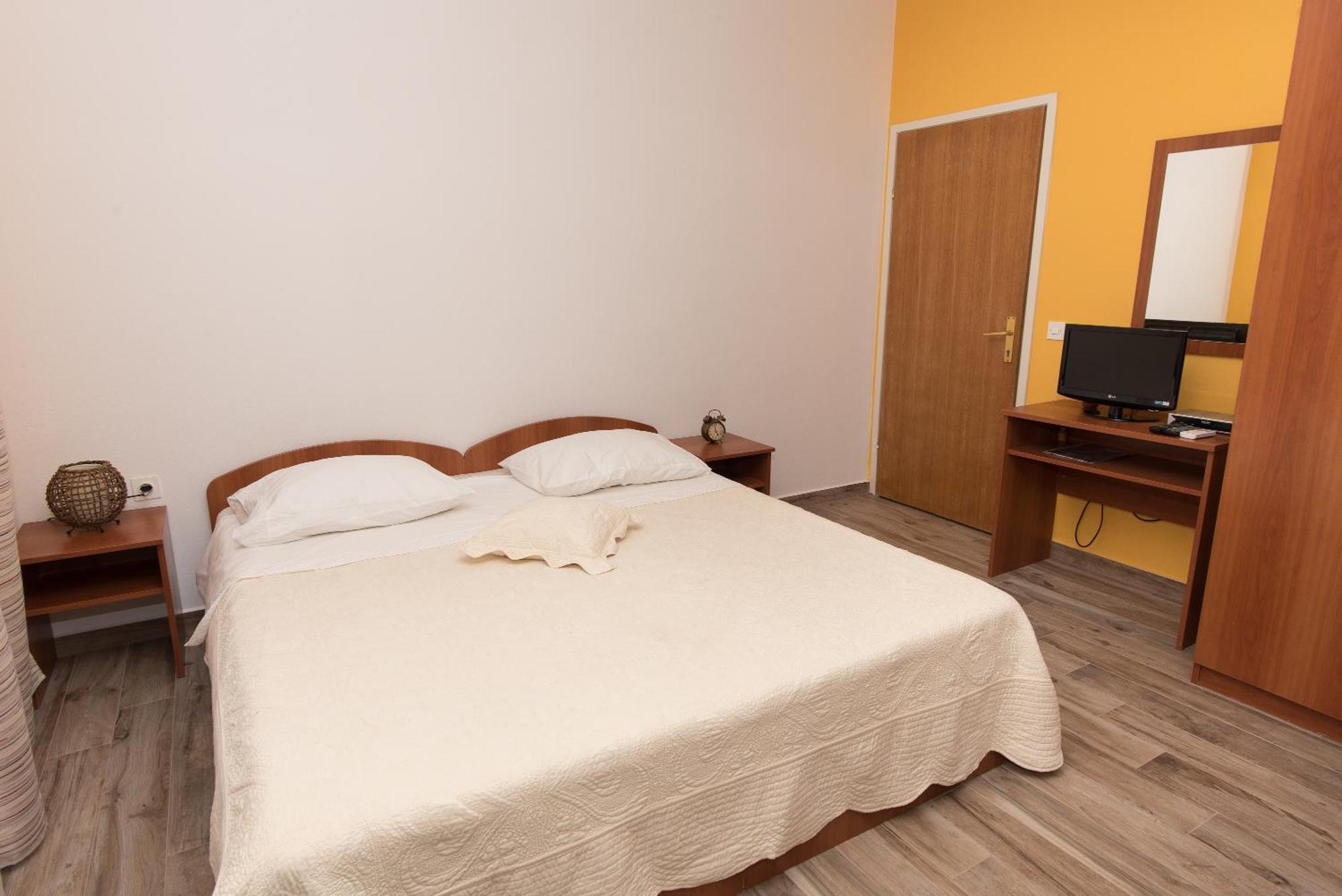 Apartments Lovric Vodice Cameră foto